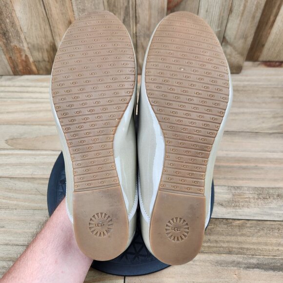 Womens Ugg Antora size 8 Patent Leather Slip On Flats - Picture 7 of 9